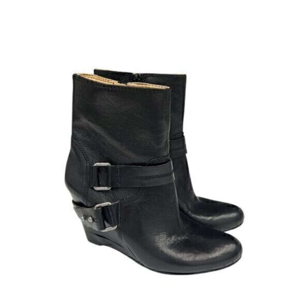 Nine West Almond Toe Black Leather Boots size 7AA